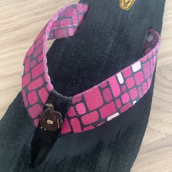KEEN Pink Black Geometric Flip Flops Thong Sandals Women’s US 9 Flower - Picture 4 of 4